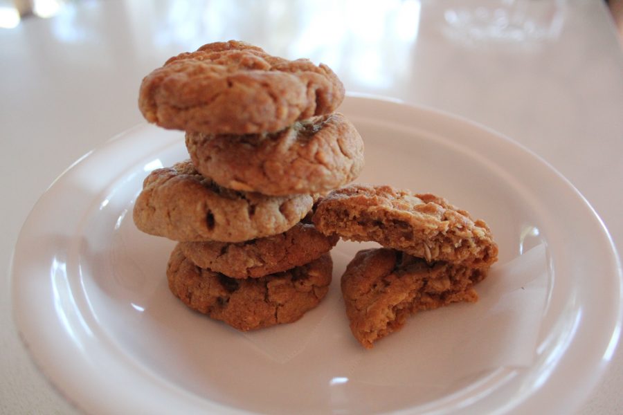 Eloisa’s peanut butter and oat cookies